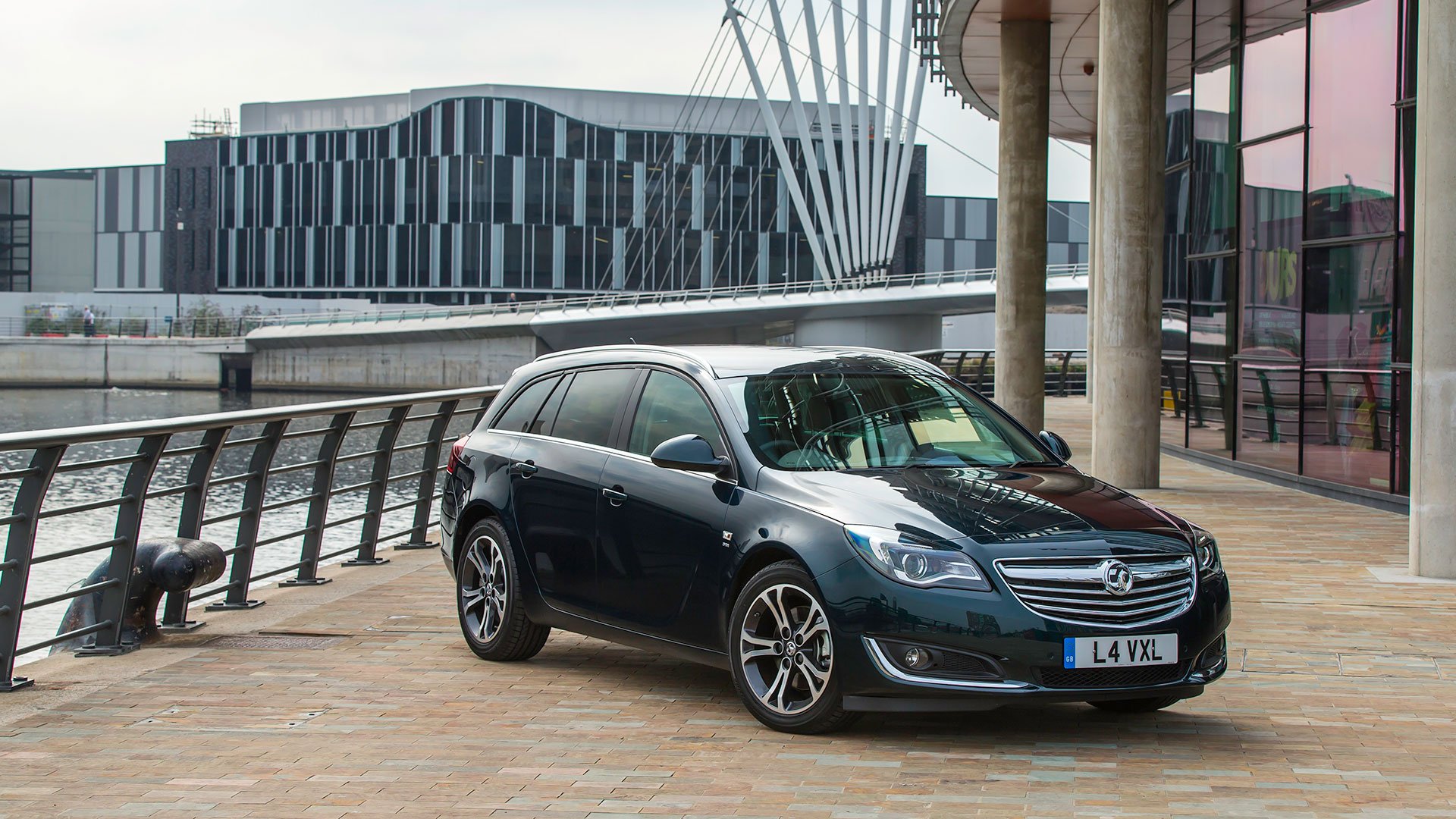 Vauxhall Insignia Estate (2013 ) review AutoTrader